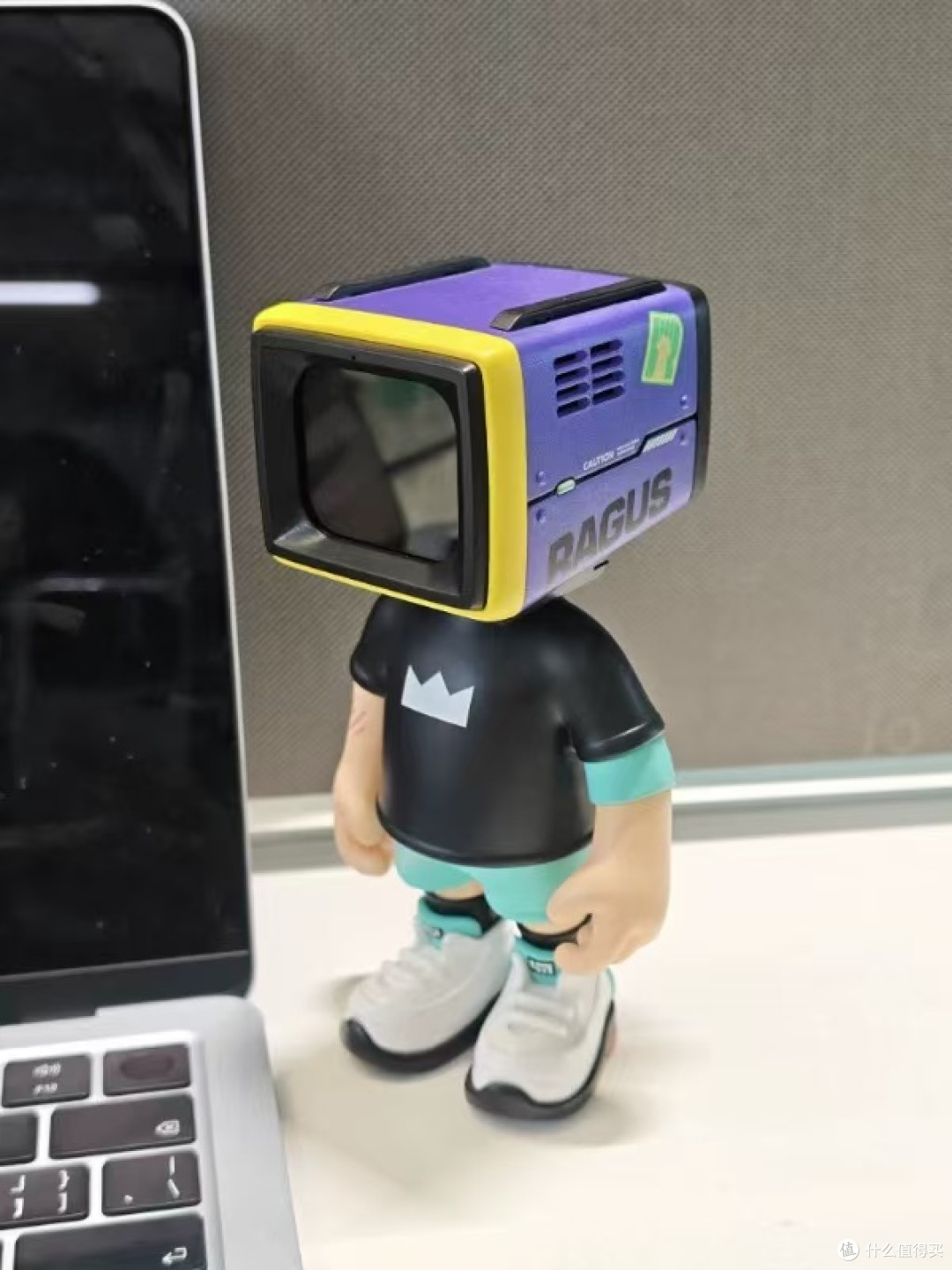 谁懂啊!这只 AI 潮玩直接把桌面氛围感焊死了🤖