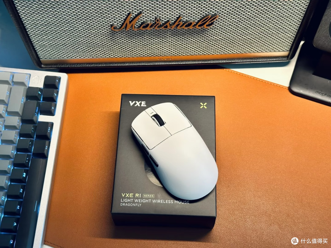 干净无线桌面靠它!VXE R1百元轻量化鼠标