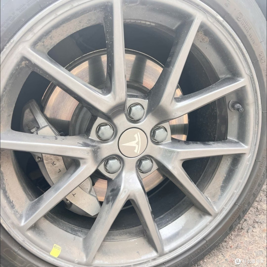 Model Y:家用车刚需全踩中
