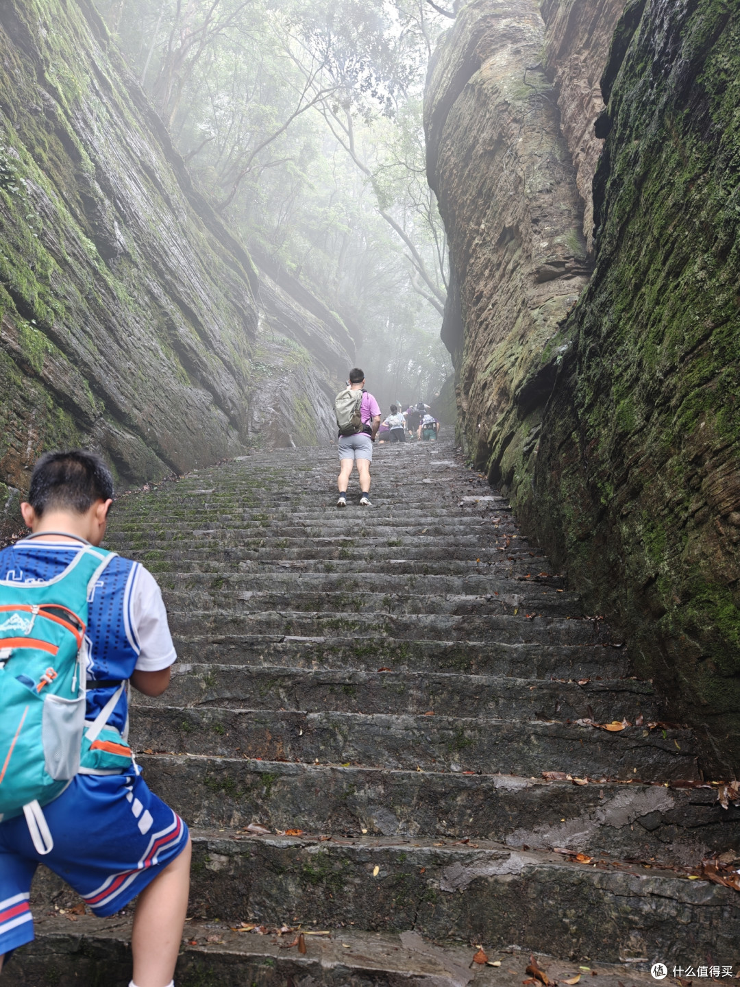 硬核实测-迈乐迈行登山鞋和迪卡侬髌骨带助我拿牌到腿软!