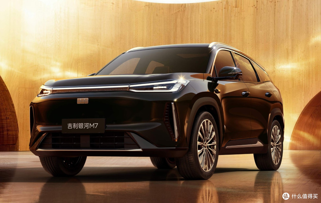 吉利银河 M7 和深蓝 S7 哪个好？15-20 万级电混 SUV 选购指南