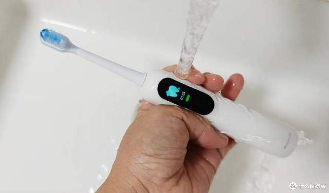 复杂牙况救星,不伤牙的超级扫振!测评FIONX电动牙刷呵护健康