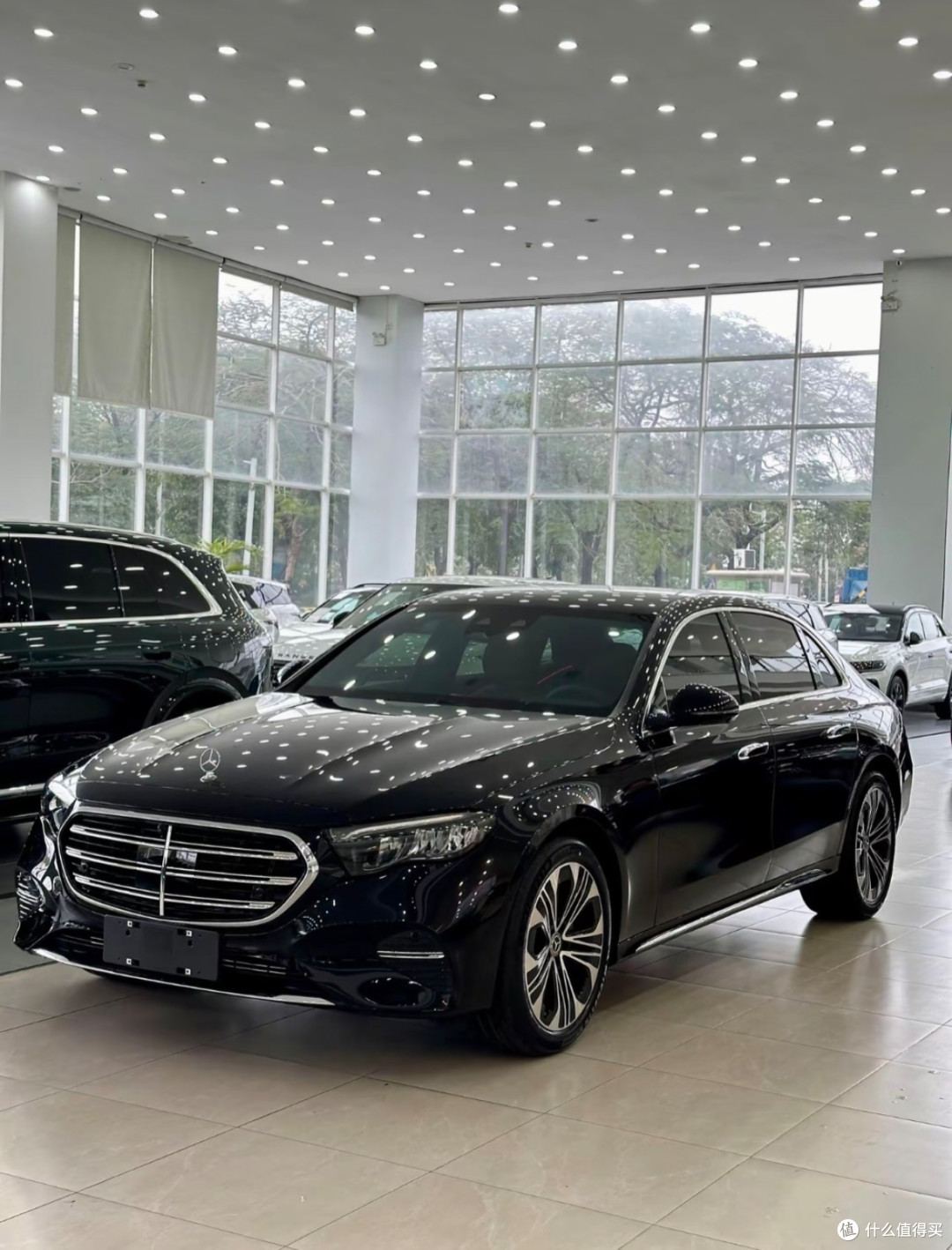 2026款奔驰E300L:设计与硬核配置兼备的旗舰商务轿车
