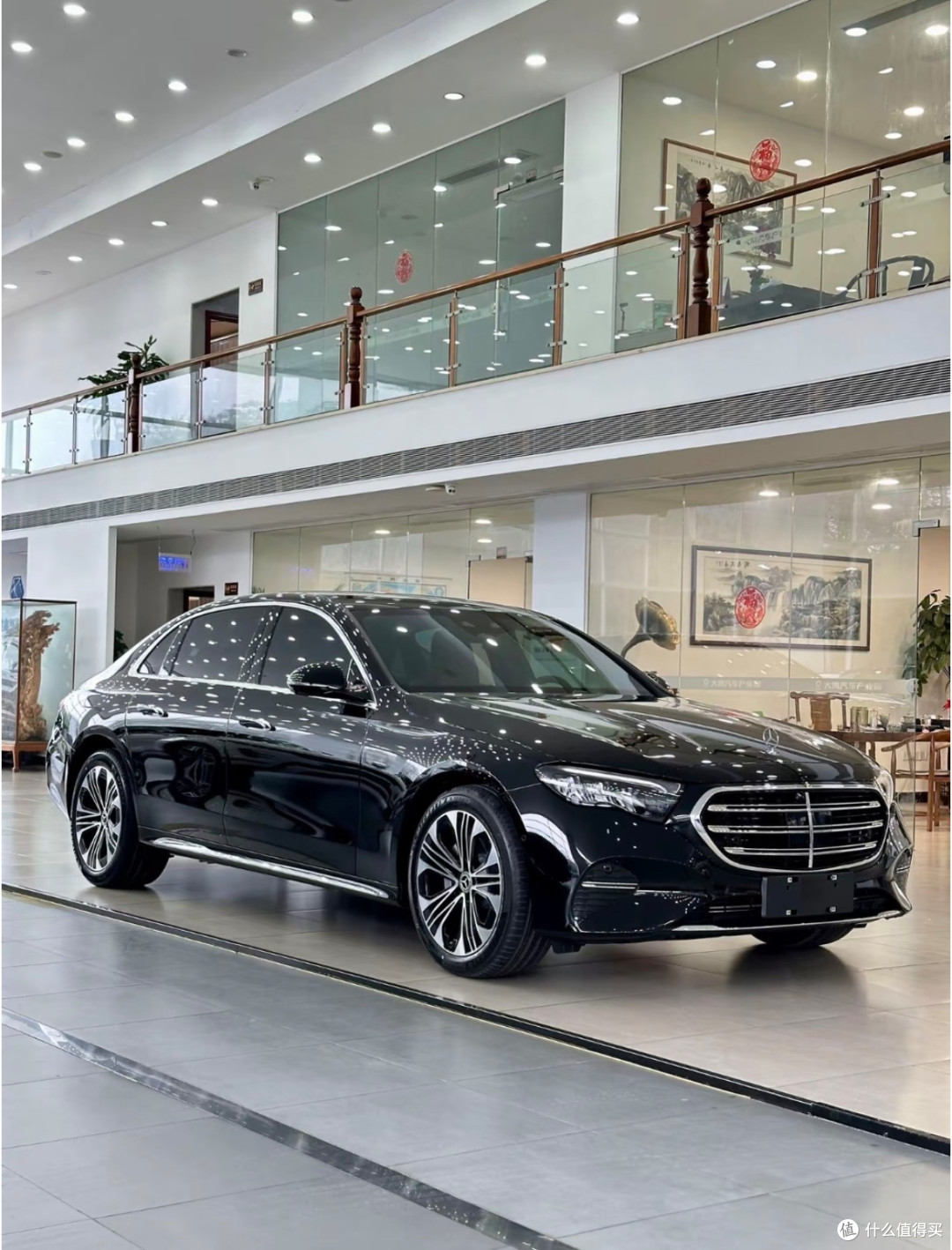 2026款奔驰E300L:设计与硬核配置兼备的旗舰商务轿车