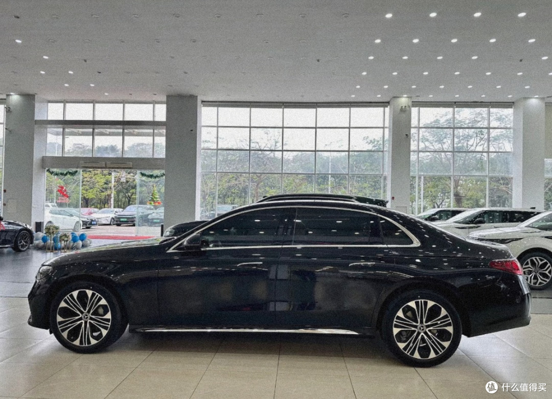 2026款奔驰E300L:设计与硬核配置兼备的旗舰商务轿车
