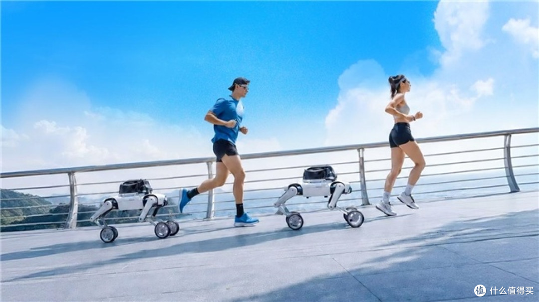 家用机器狗别只看颜值：越疆Rover X1 为什么适合家庭、户外和运动？