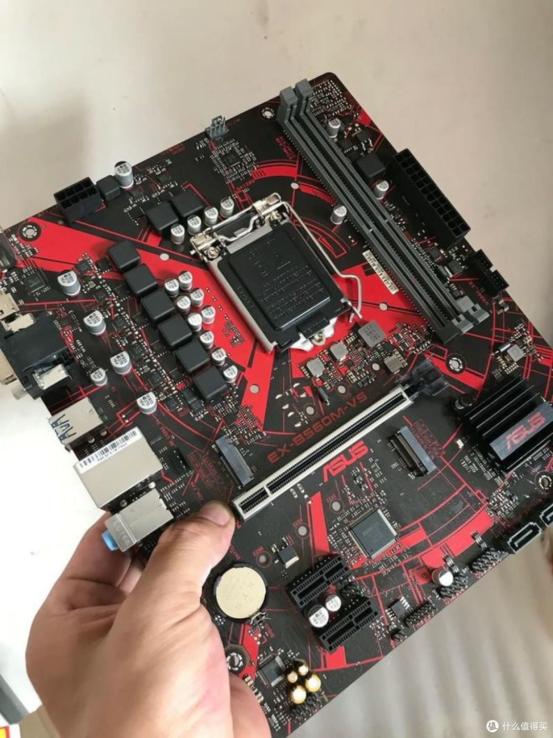 新手装机主板选购指南:拒绝盲目堆料,精准避坑!