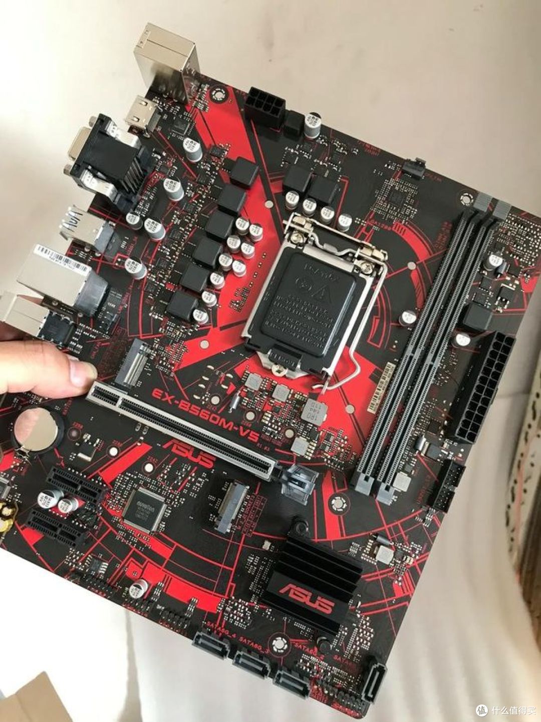 新手装机主板选购指南:拒绝盲目堆料,精准避坑!