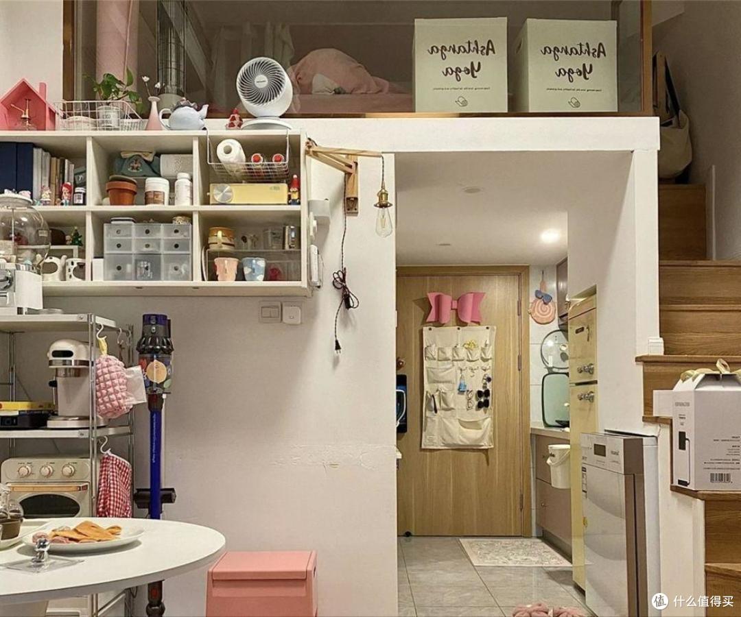 香港一小姐姐的家火了,12㎡竟有2室2厅,网友:妥妥的精装样板房