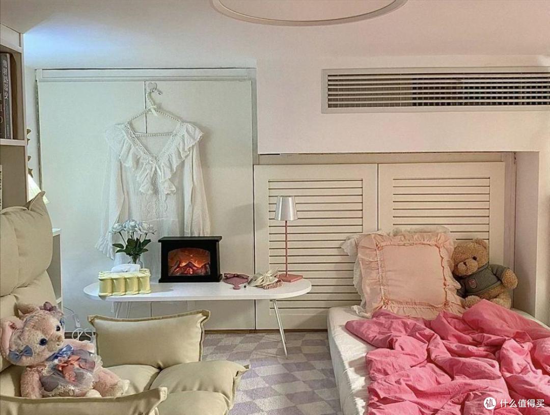 香港一小姐姐的家火了,12㎡竟有2室2厅,网友:妥妥的精装样板房