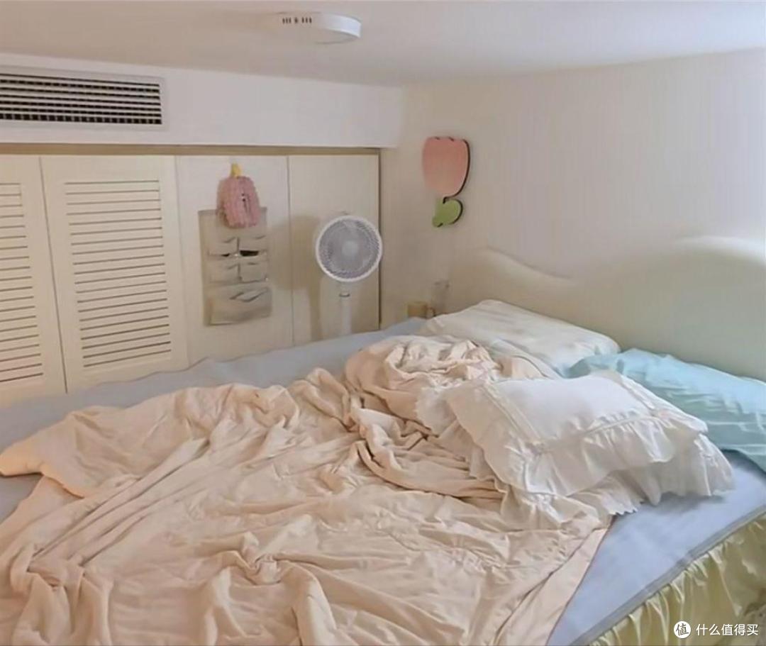 香港一小姐姐的家火了,12㎡竟有2室2厅,网友:妥妥的精装样板房
