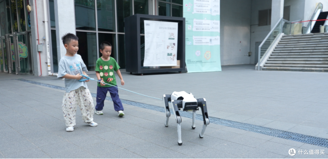 三款热门 AI 机器狗横评，越疆 Rover X1 凭什么更值得看