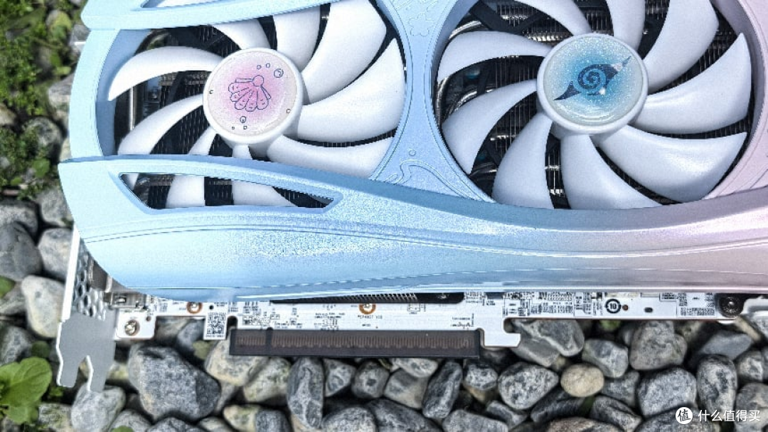 目前唯一超值4K显卡!RX9070XT樱瞳水着性能评测!