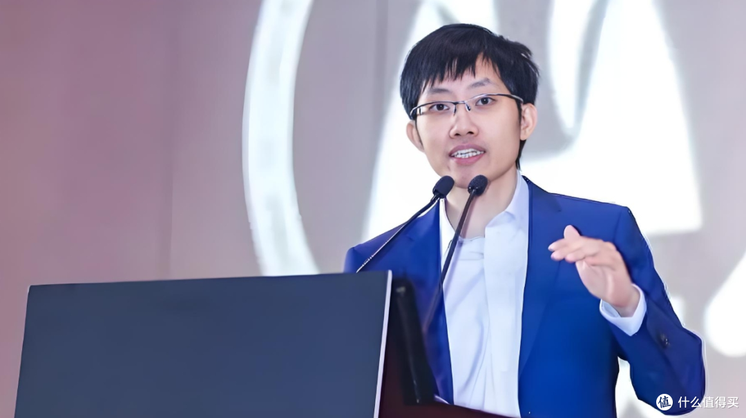 中国第一个万亿富豪要来了?梁文峰靠 DeepSeek 直接封神