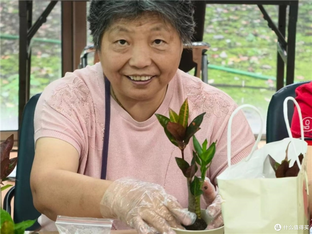 银龄微景・草木闲趣--新文明实践配送课程主题活动