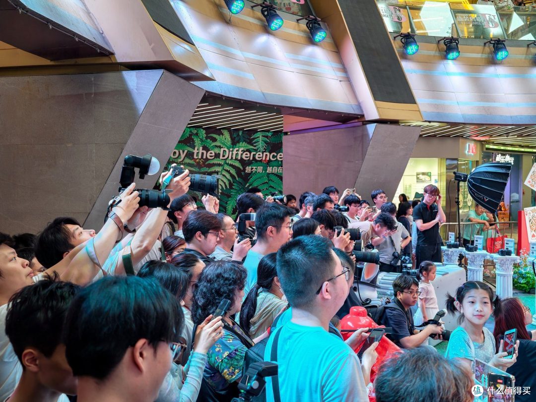 邂逅童话奇缘,佳能EOS二次元城市路演燃动南京