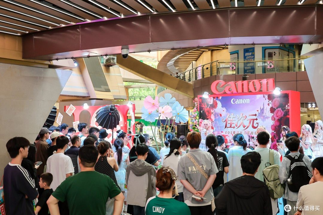 邂逅童话奇缘,佳能EOS二次元城市路演燃动南京