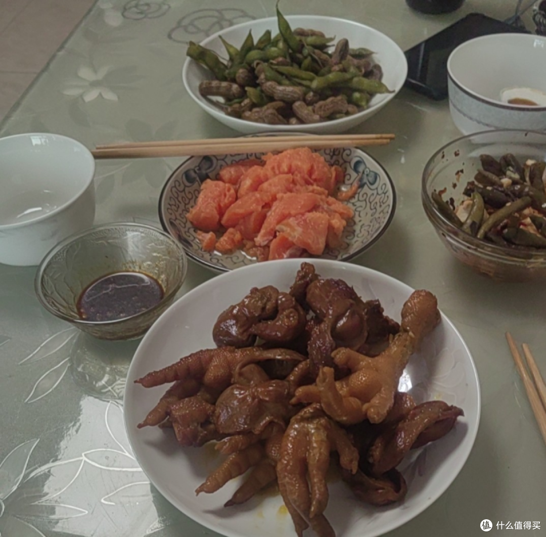 吵归吵，鸡爪还是得给他做