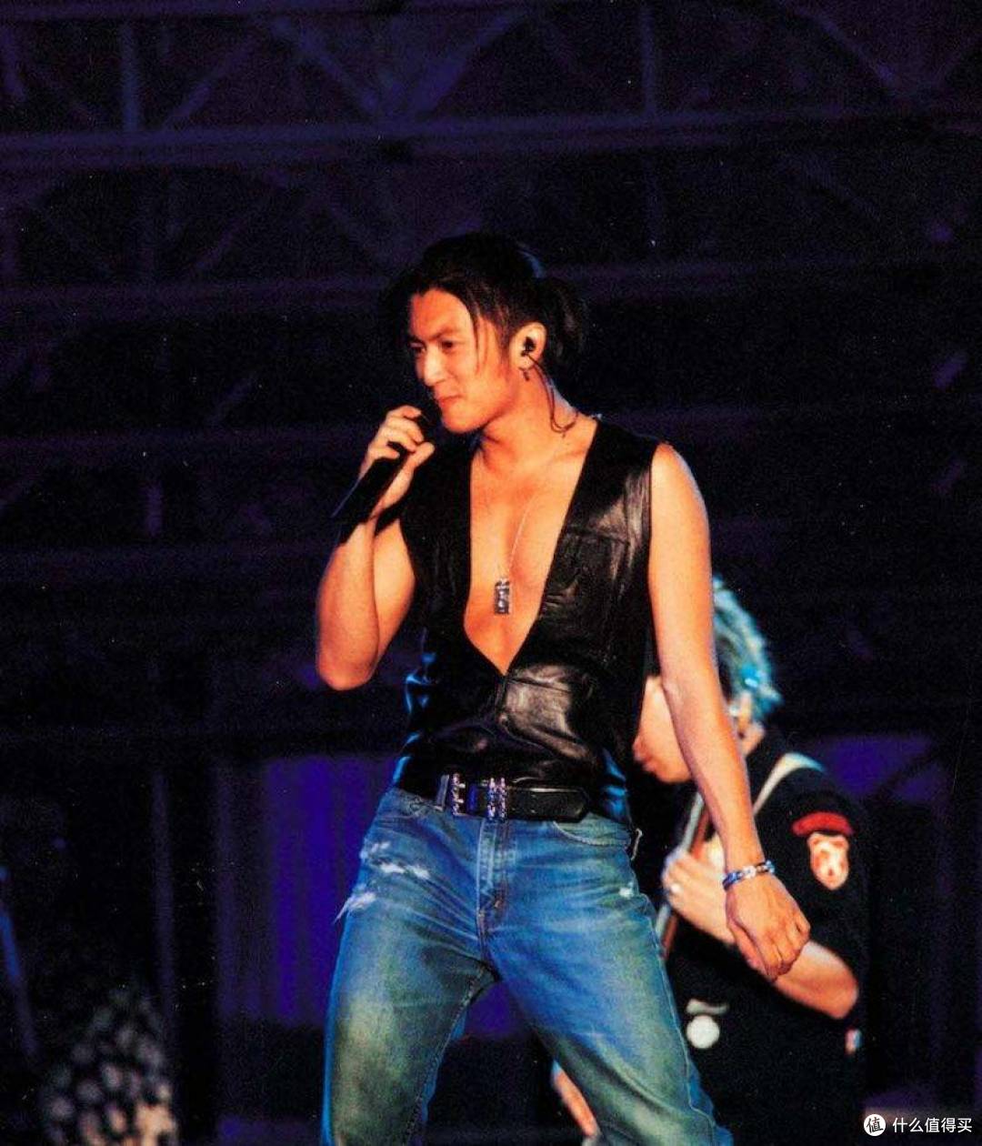 从“土味男”到Y2K祖师爷:谢霆锋用20年给时尚圈上了一课