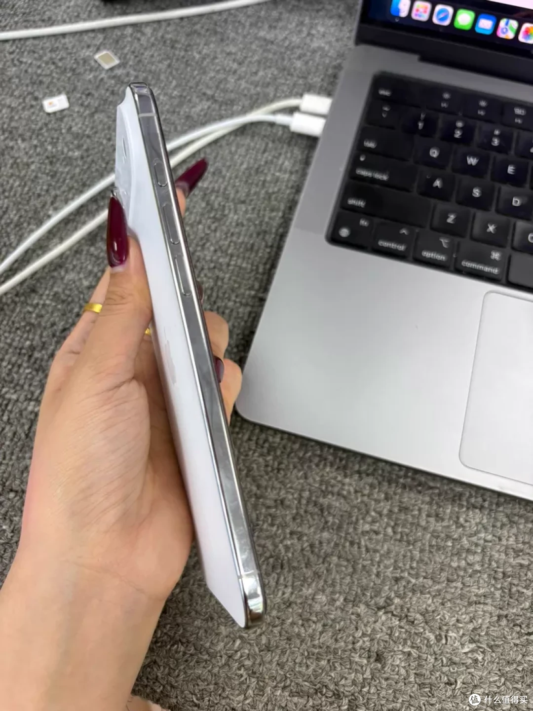 降幅超三千！iPhone Air 大促跳水，轻薄手感党终于可以冲了