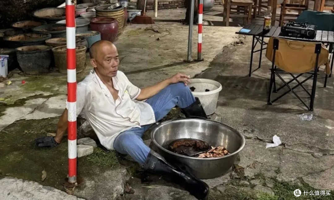 莫氏鸡煲凉得比夏天冰棍还快,老板:终于不用砍鸡了