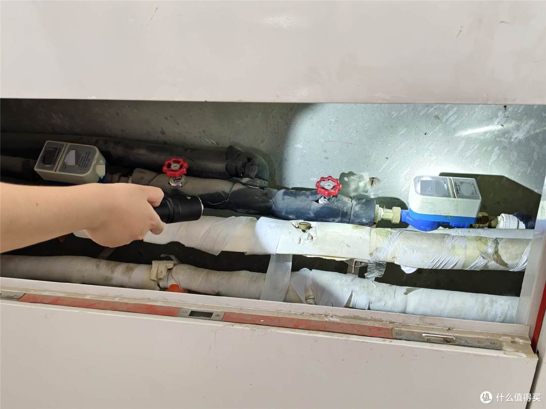 强光手电怎么选?实测纳丽德P80 HI:2300流明、515米超远射