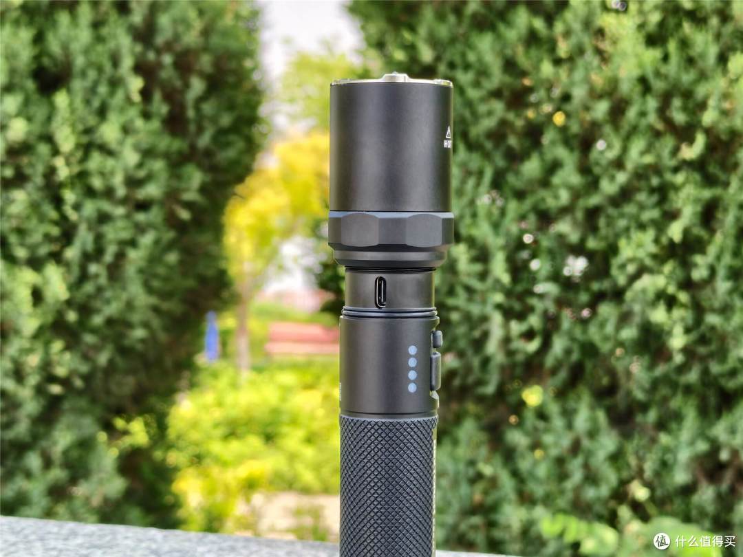 强光手电怎么选?实测纳丽德P80 HI:2300流明、515米超远射