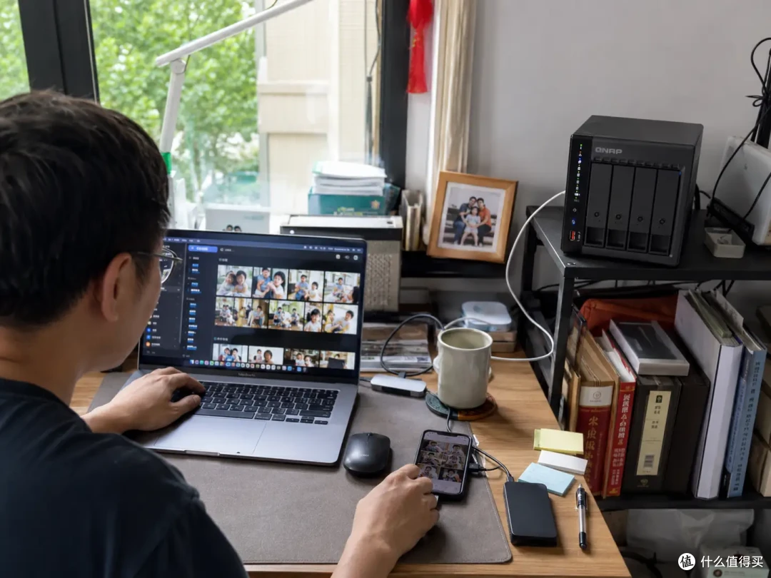 NAS不是数码玩具,它更像家里的一台“时间保险柜”