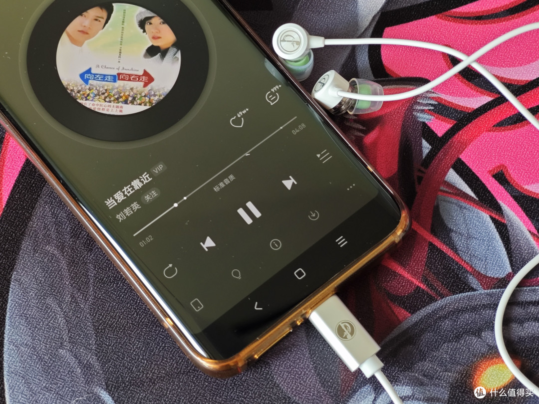 竹林鸟夜莺Z1:一首《当爱在靠近》,听见纯粹人声,感受曾经过往