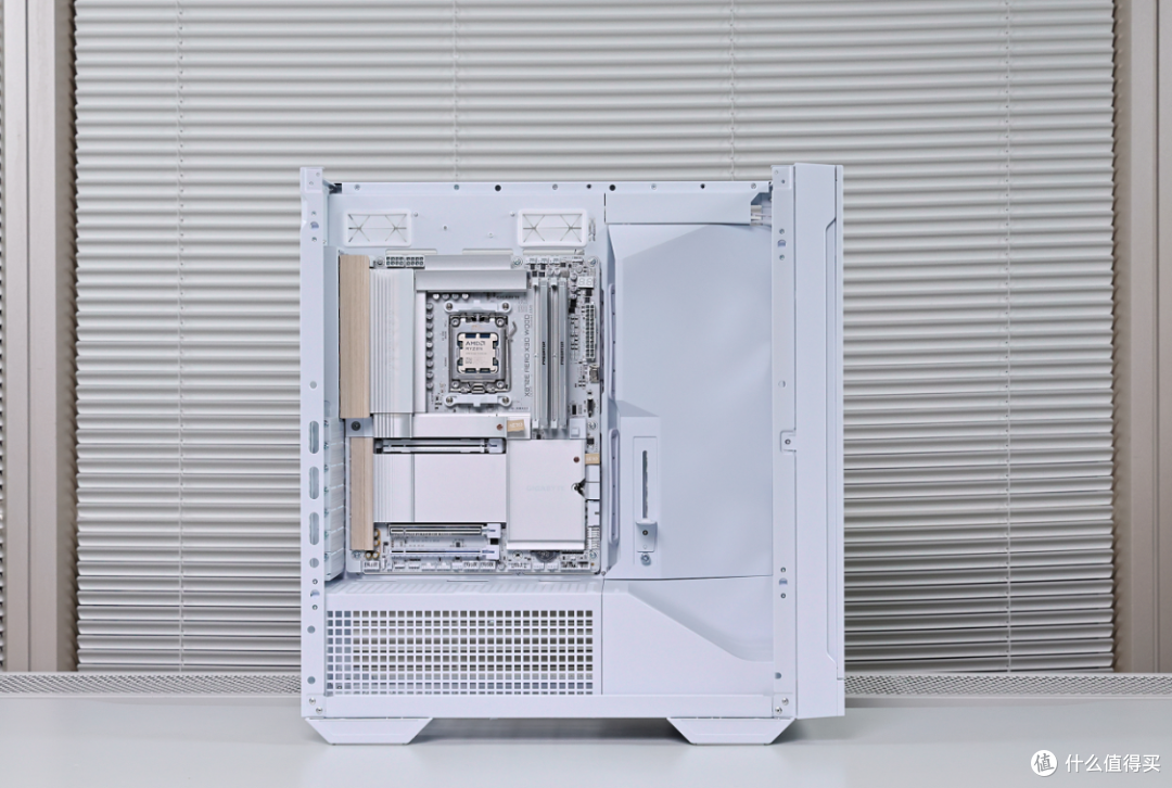 给高考完的小老弟装高配游戏主机:985X3D+技嘉X870E木雕+5080HOF