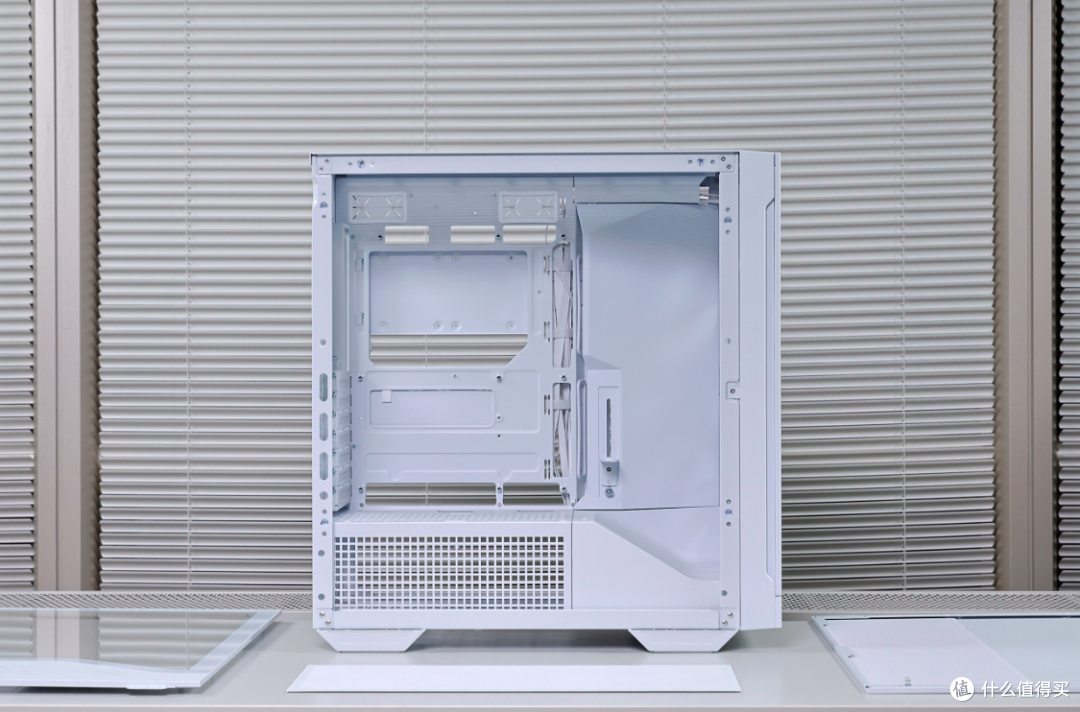 给高考完的小老弟装高配游戏主机:985X3D+技嘉X870E木雕+5080HOF