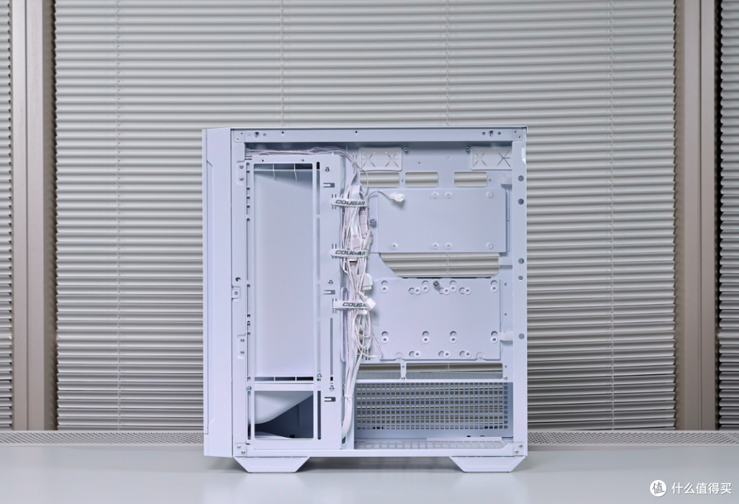 给高考完的小老弟装高配游戏主机:985X3D+技嘉X870E木雕+5080HOF