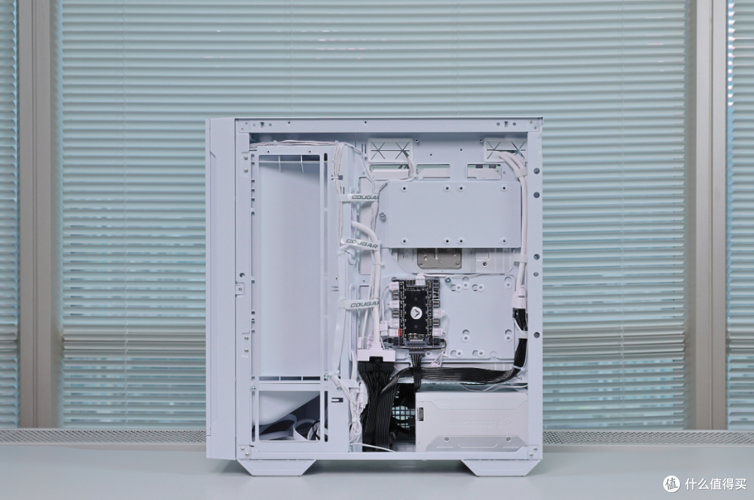 给高考完的小老弟装高配游戏主机:985X3D+技嘉X870E木雕+5080HOF