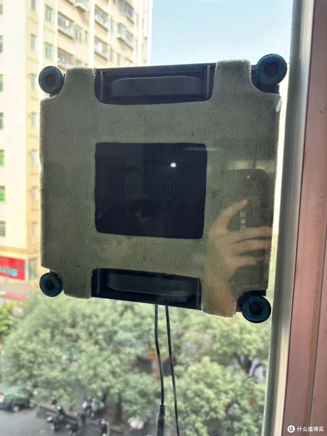 擦窗机器人到底好不好用?实测不同机型清洁效果对比