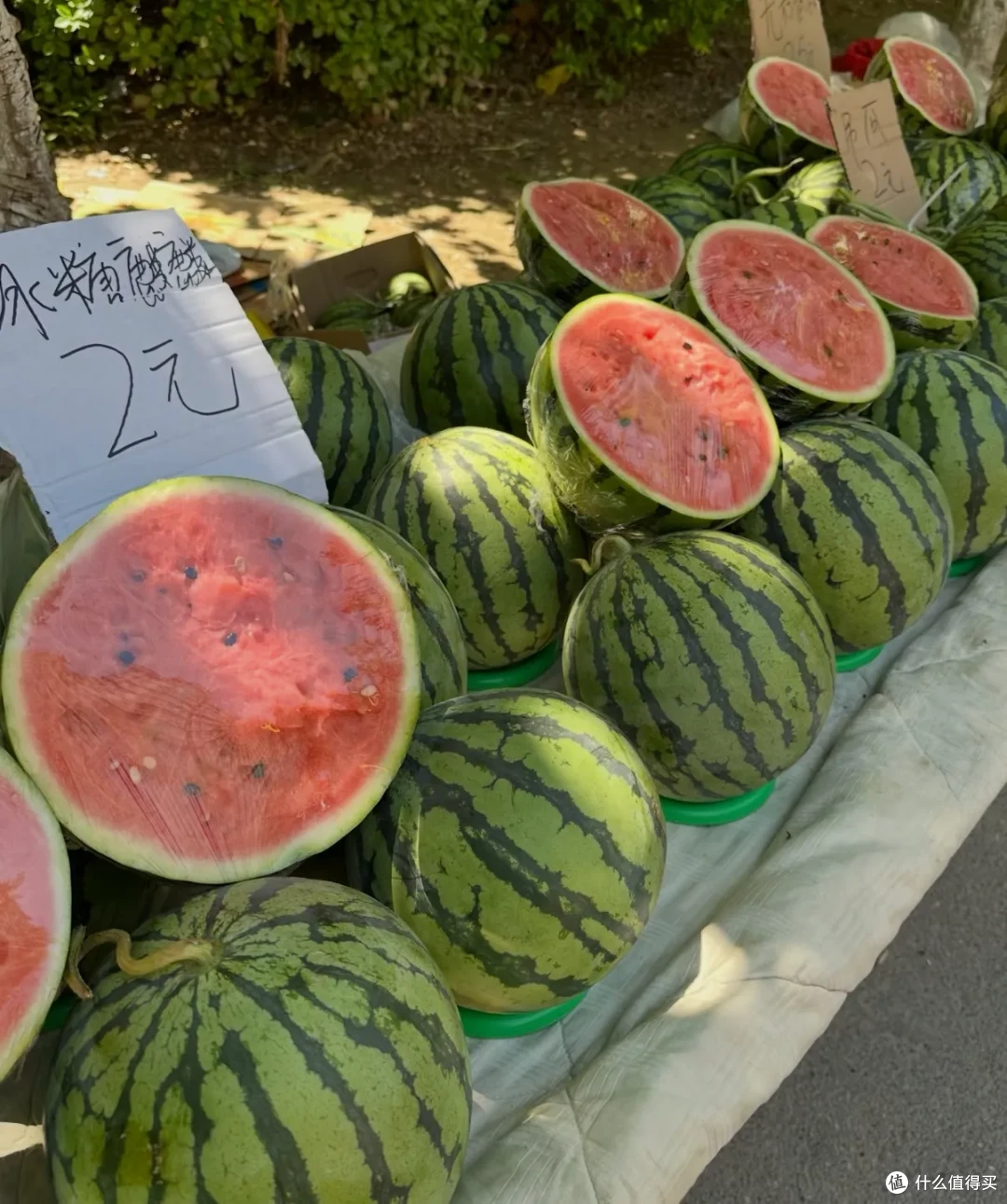 路边的「 半切瓜」，我劝你别买（不止脏）