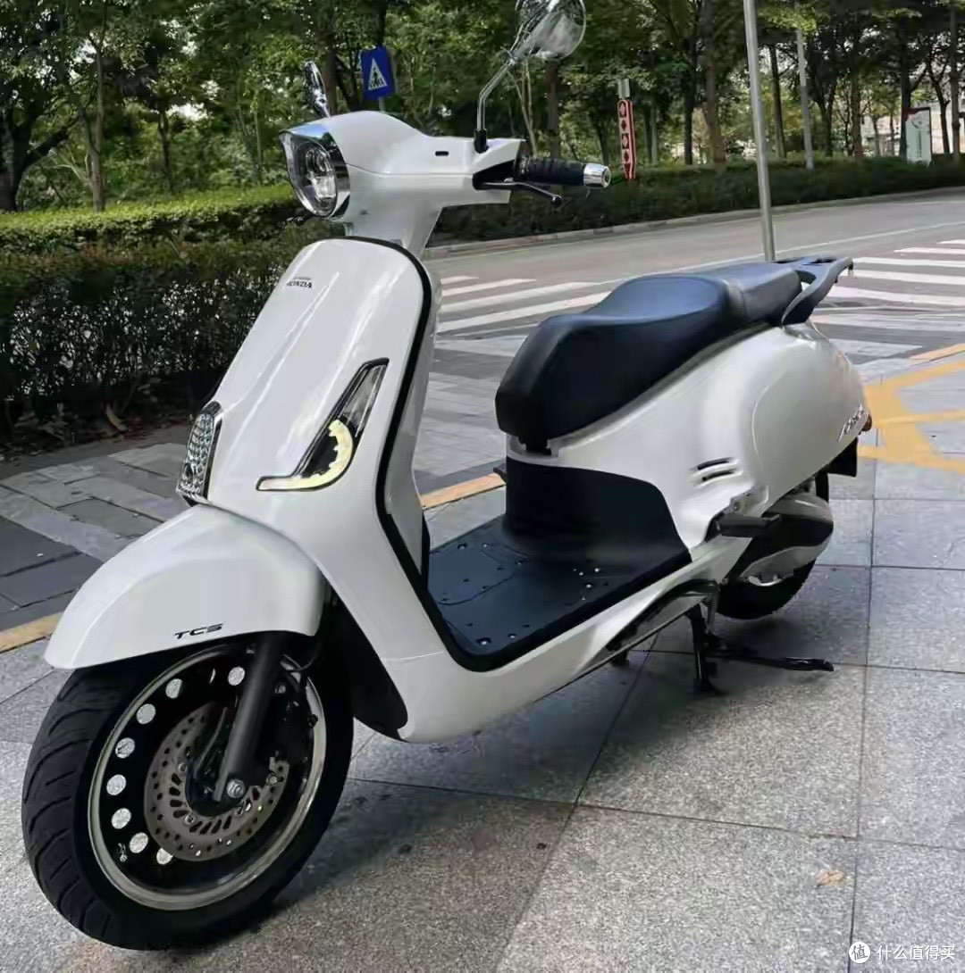 新大洲本田NS150LA,动力更强,配置更高,但为何销量更差了?