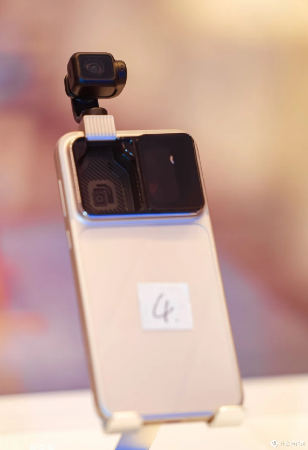 关海涛主导营销变革,Robot Phone惊艳世界!荣耀正上演王者归来