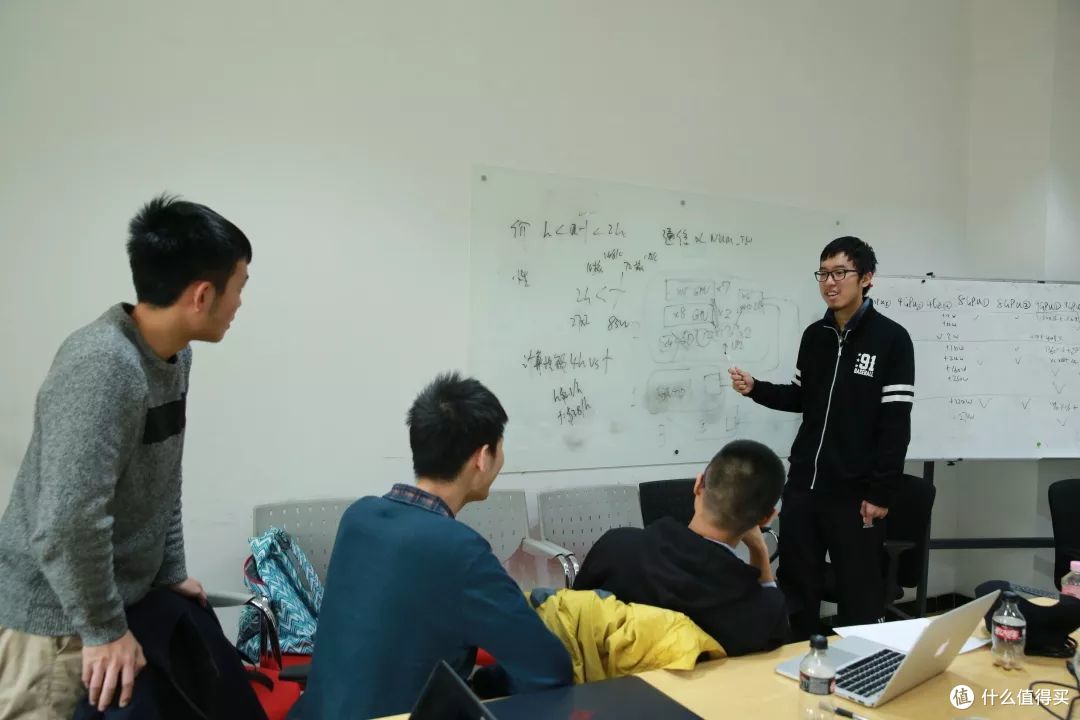 清华学霸组团搞免费学习号 粉丝破 770 万
