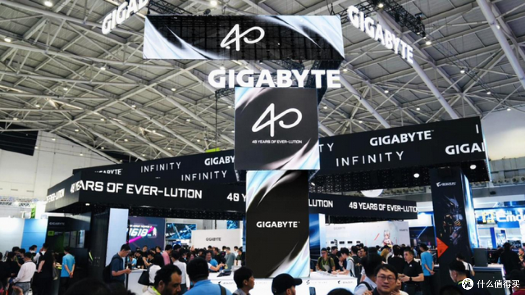 不仅仅是参数,技嘉COMPUTEX为下一代软件硬与AI画出新坐标