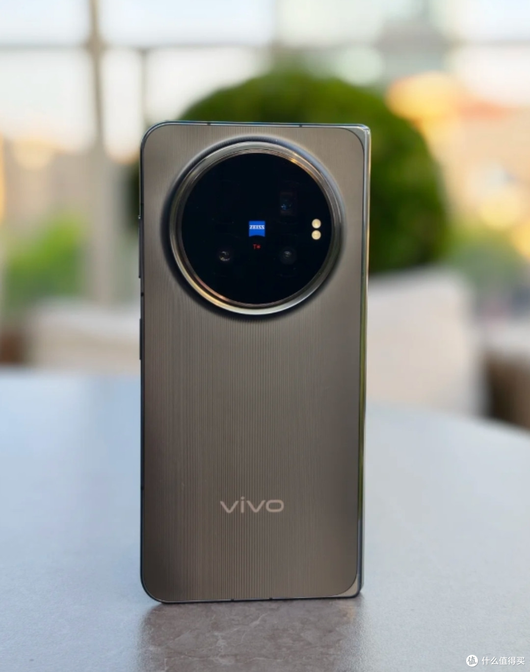 昨天发布的vivoXFold6,7000mAh电池,把折叠屏的老毛病改明白了
