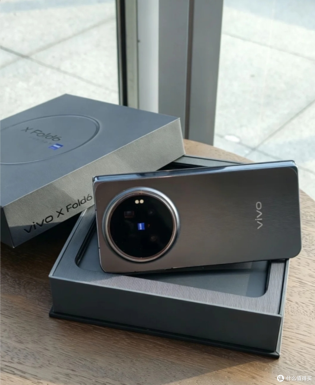 昨天发布的vivoXFold6,7000mAh电池,把折叠屏的老毛病改明白了