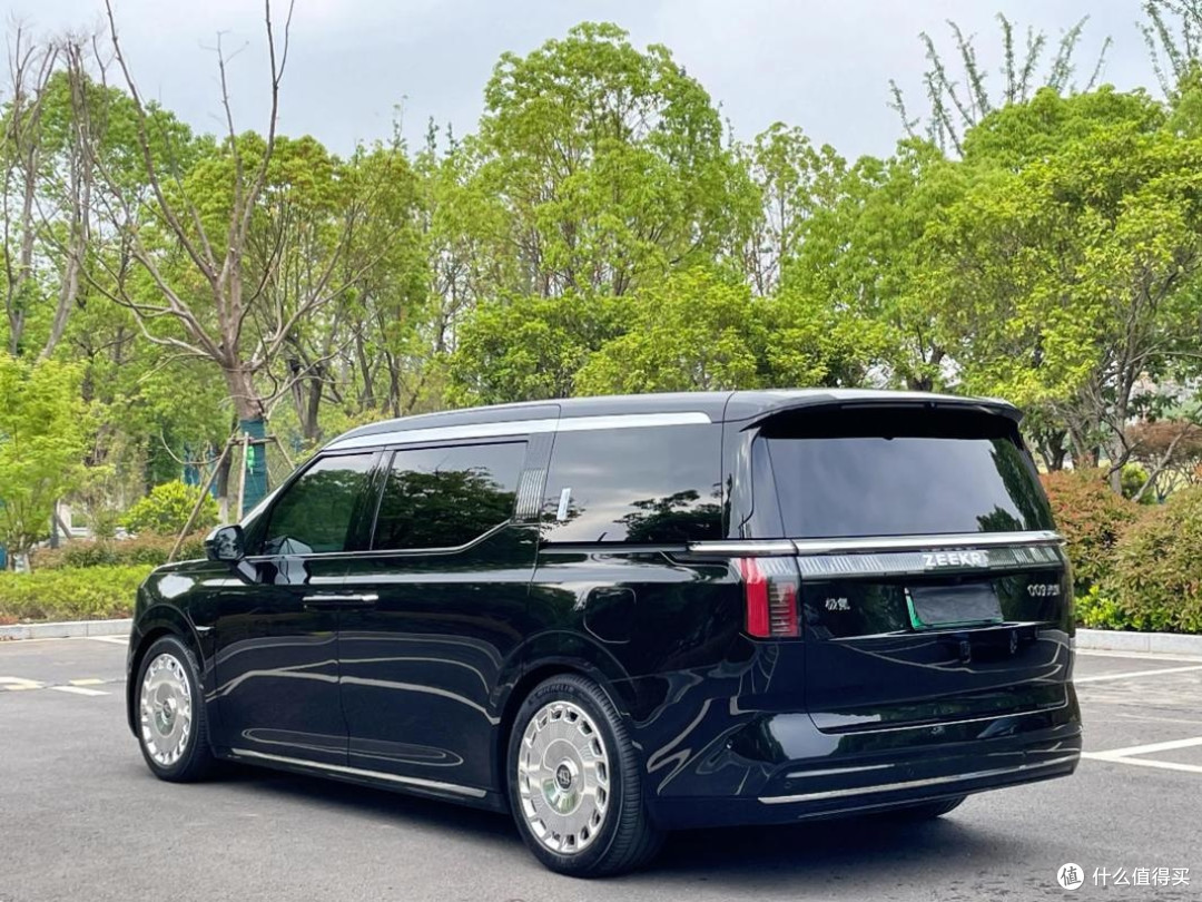 极氪009:一台把取舍摆得很明的纯电MPV