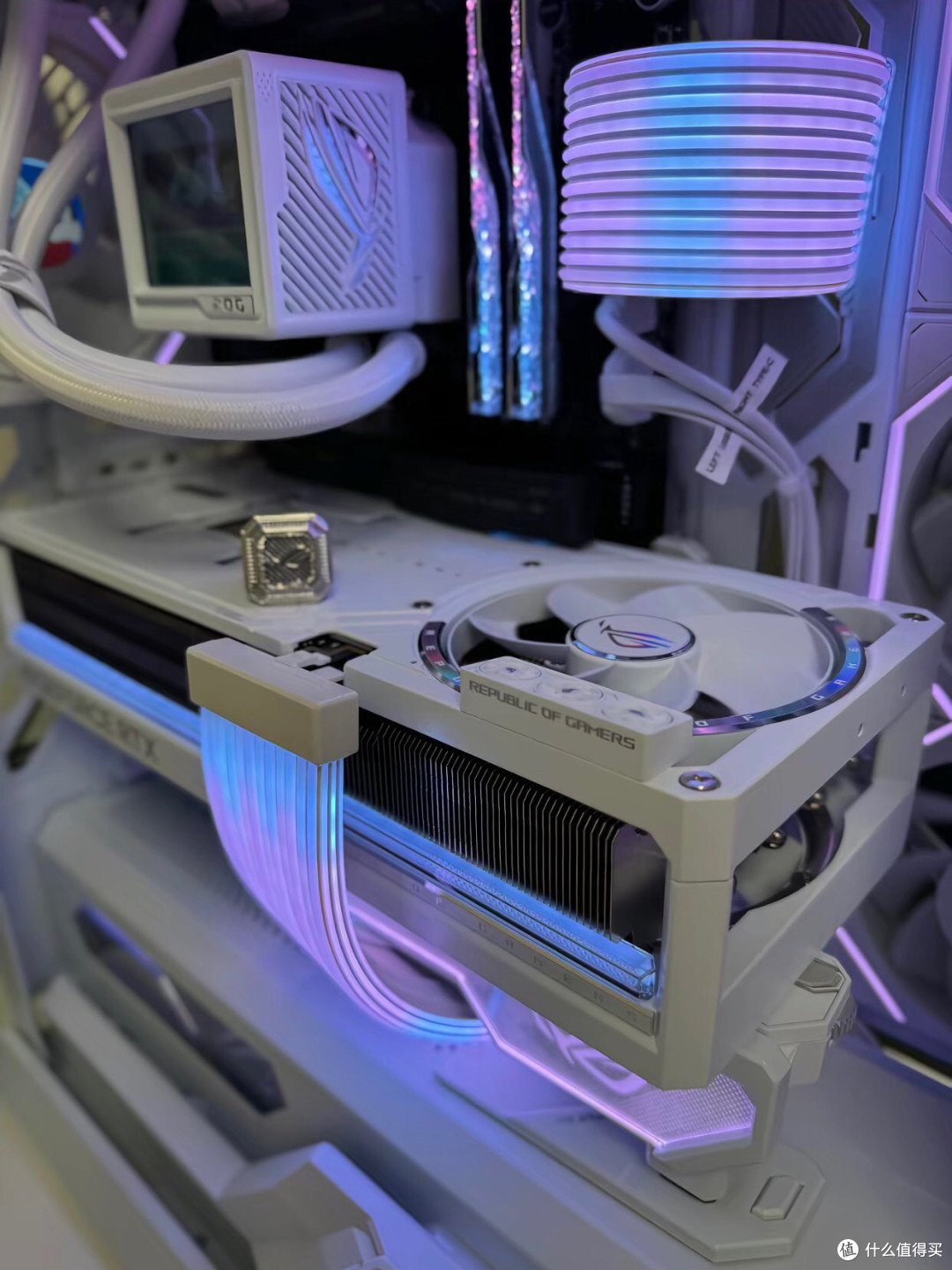 ROG RTX5090白夜到手!我的本地大模型算力中枢成型