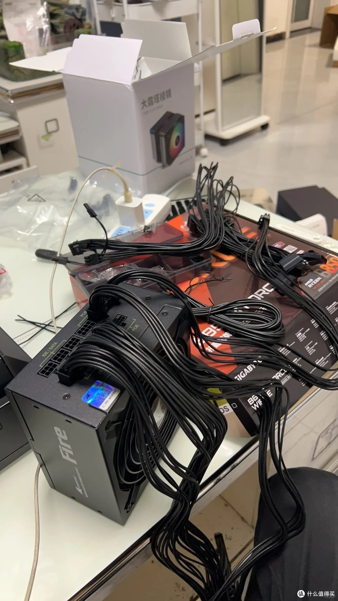 9700X+5060Ti 装机实录,零翻车一次点亮,新手照着顺序装也能成
