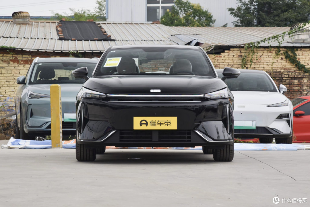 10万预算买电车还是油车?保险、充电、保养真实成本对比