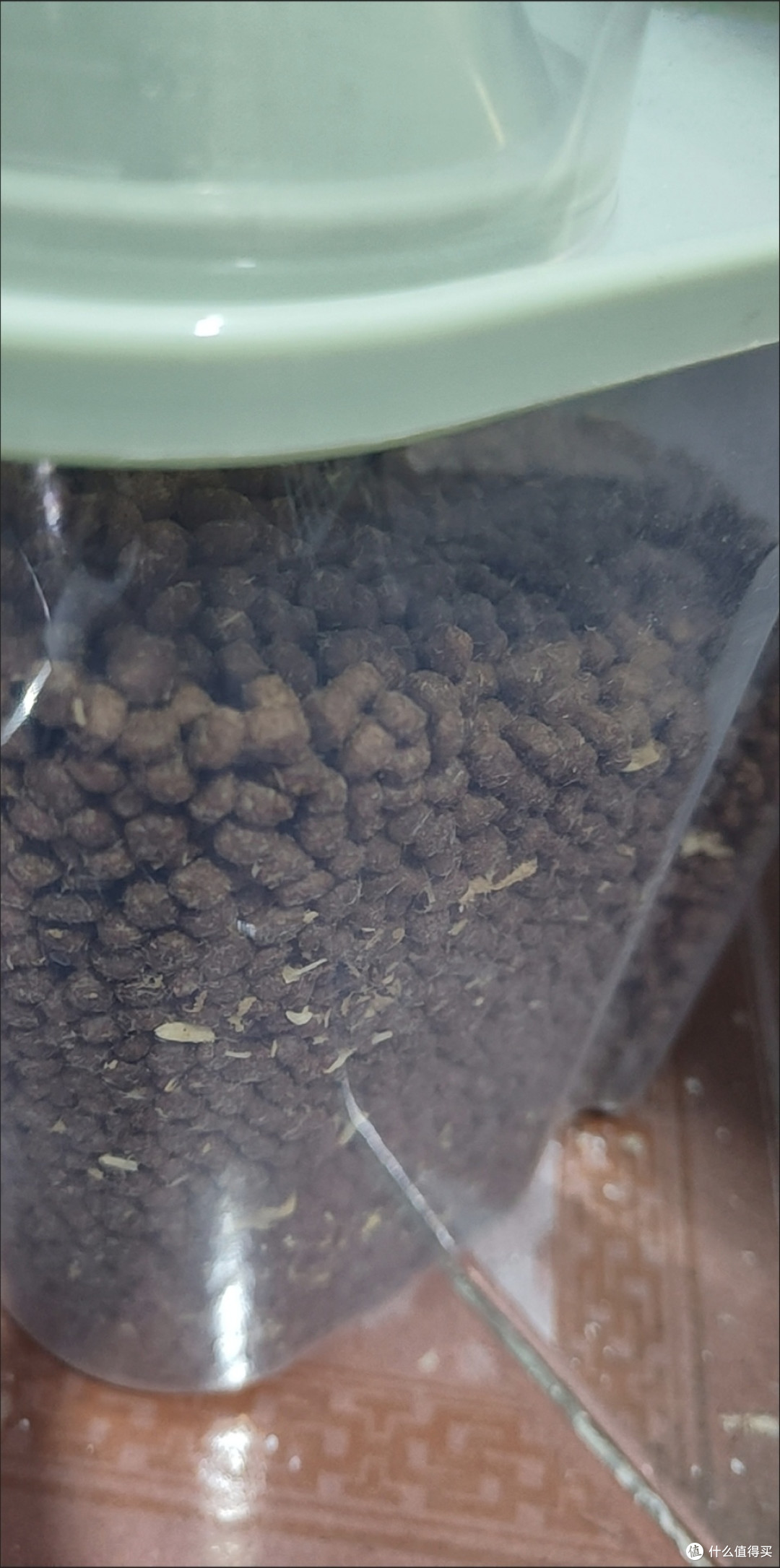 智能储粮桶解决猫粮储存难题