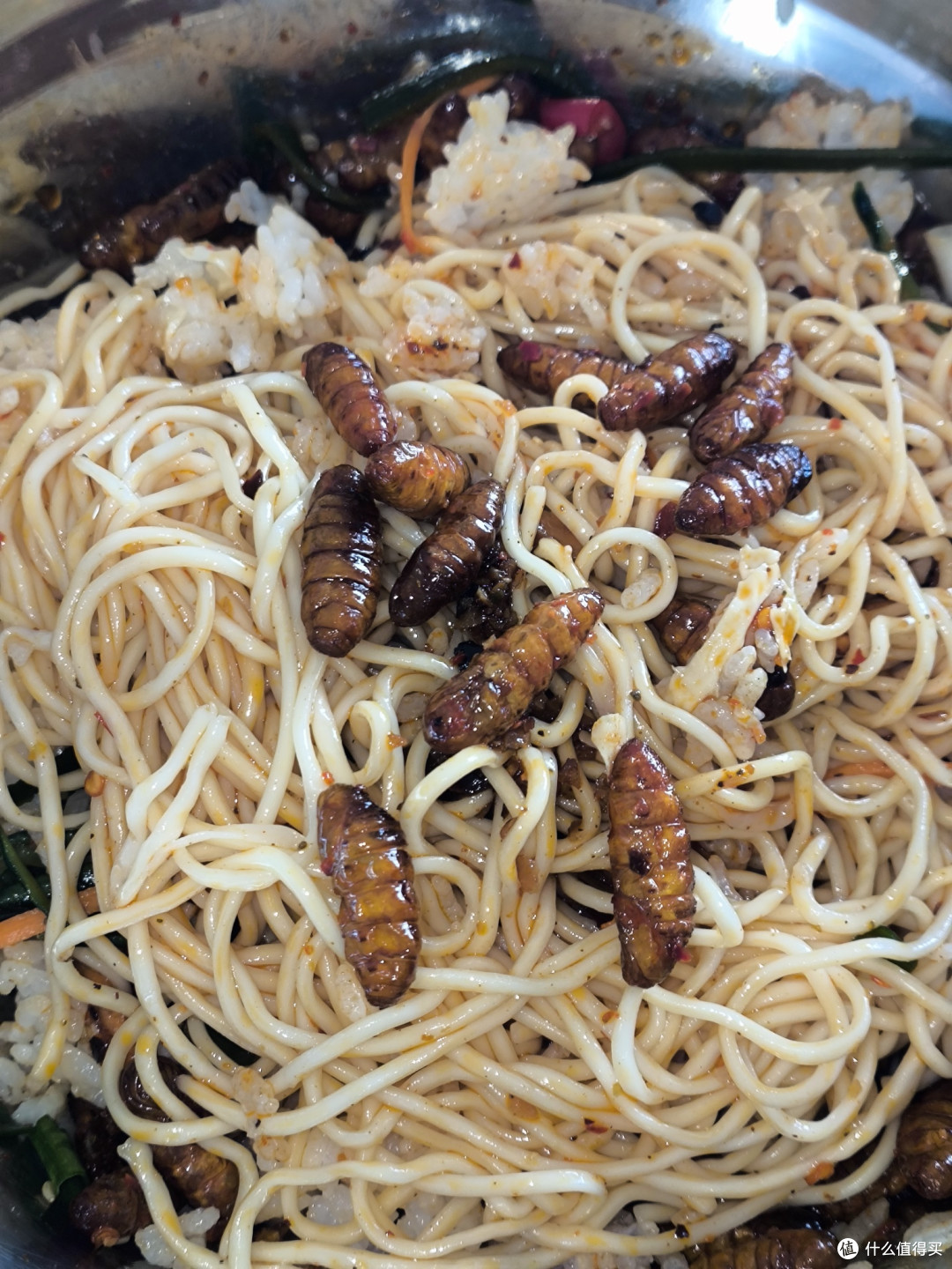 夏日尝鲜新高度!这碗蚕蛹神仙拌面,香迷糊了!🍜