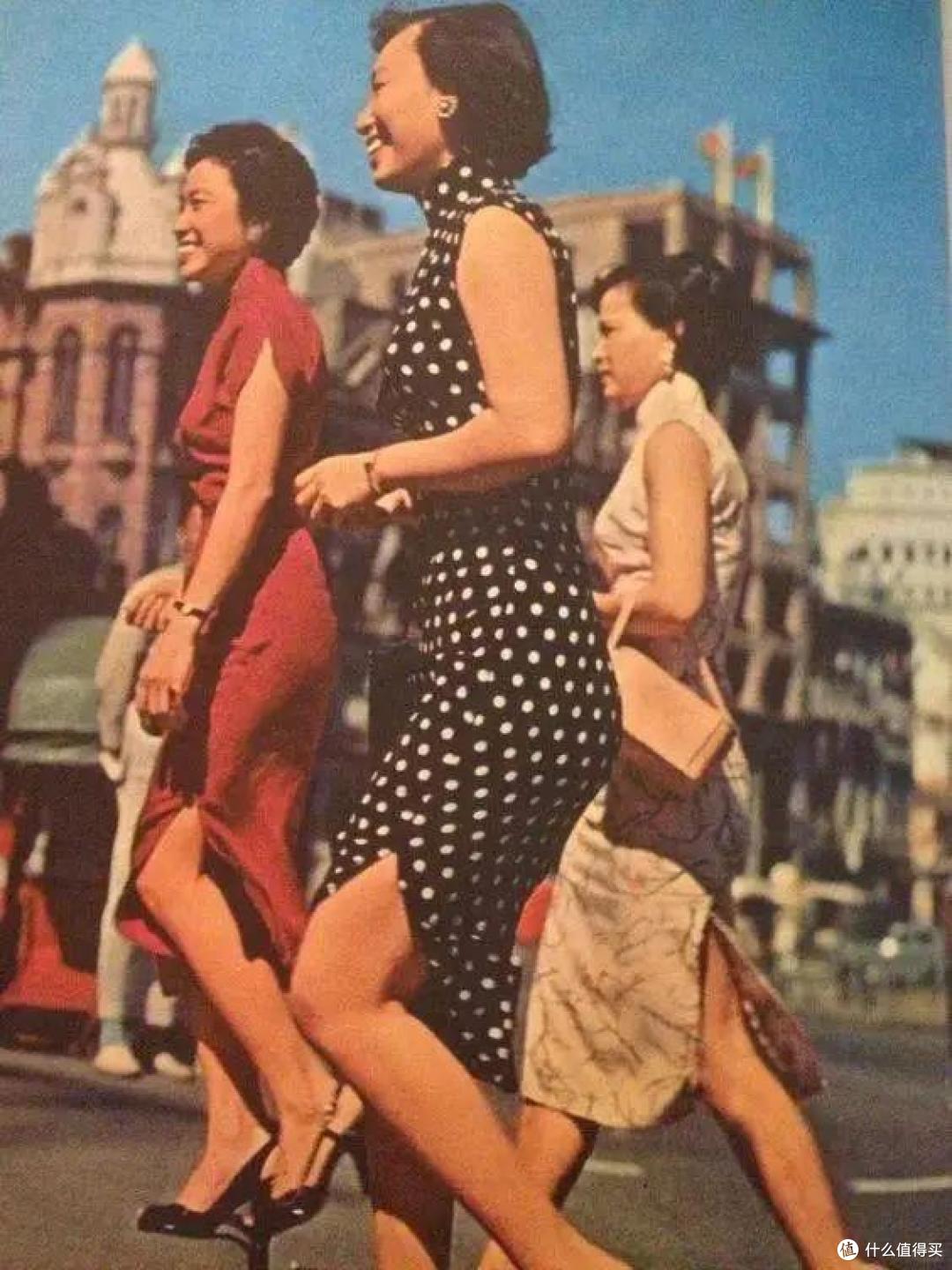8、90年代的上海街拍,才懂审美降级多么严重,难怪我爸说我土!
