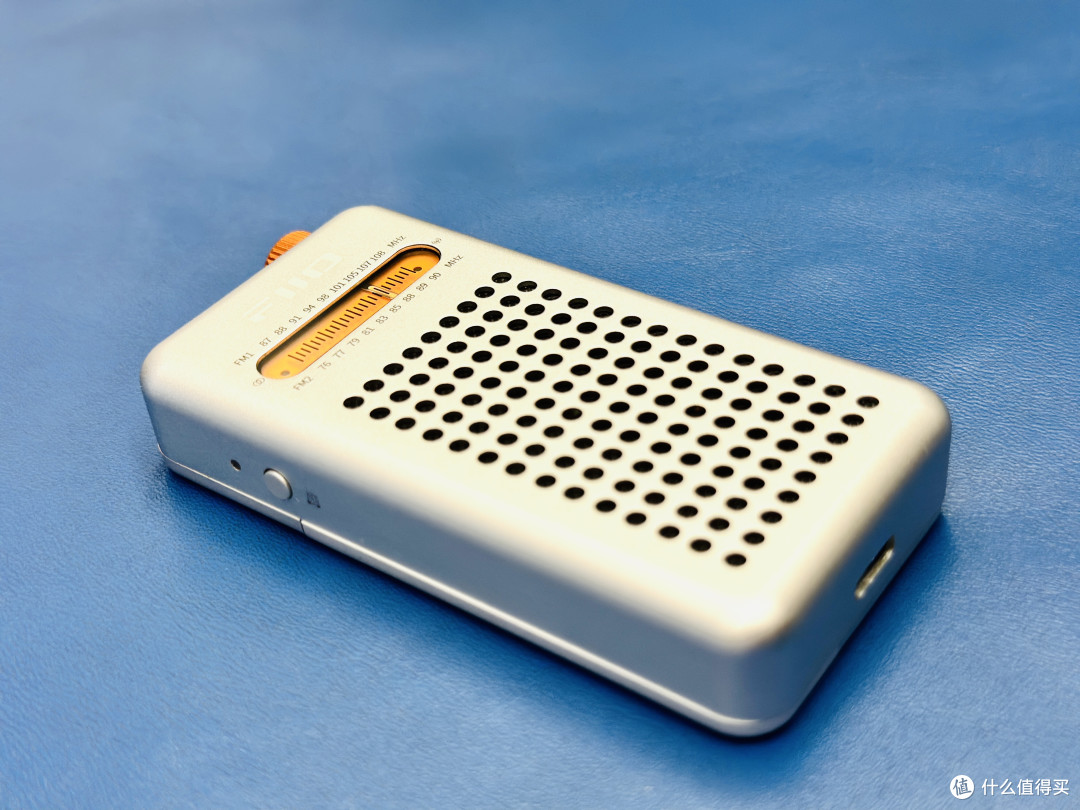 抛开算法束缚，飞傲RR13找回收音机本来的温柔