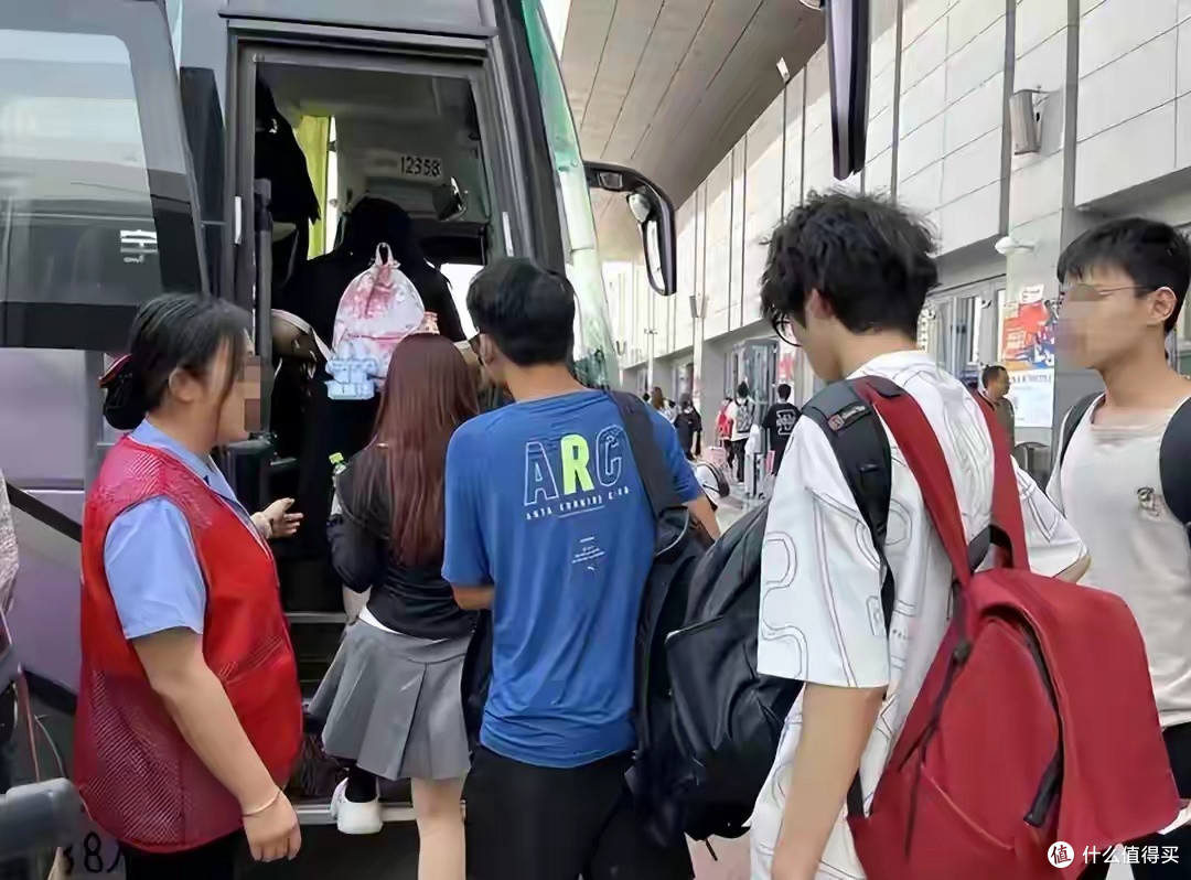 从全民好评到争议频出:高铁的挑战